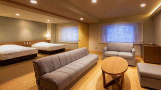 [禁煙] 本館デラックス 洋室 川側