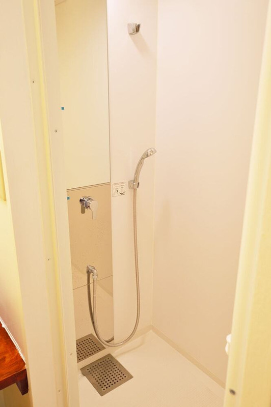 バスルームのシャワー