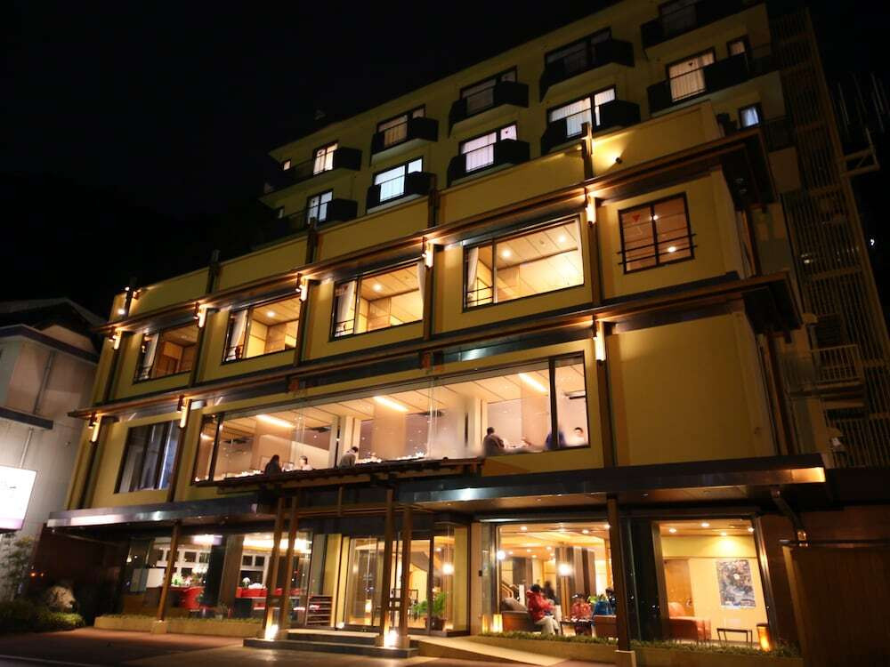 湖に映る「逆さ富士」も鑑賞できる絶景自慢の宿3450307