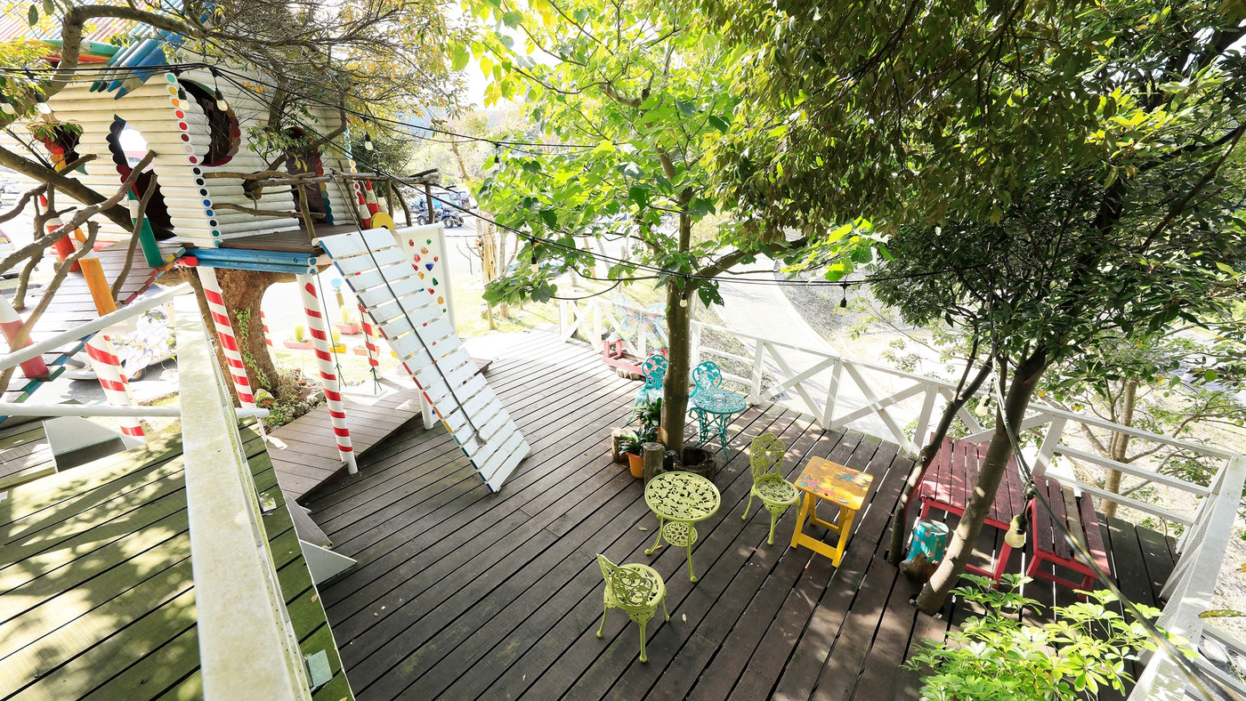 キッズに嬉しい仕掛けが盛りだくさん！南国リゾート気分のグランピング3407305