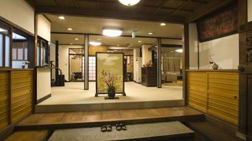 内部エントランス / 2