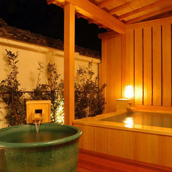 7．疲れを癒してくれる天然温泉「さくらや旅館」4084110