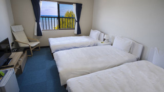 コンフォート トリプルルーム シングルベッド 3 台 禁煙 シービュー