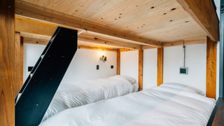 デラックスルームリバービューII シングルベット4台 禁煙