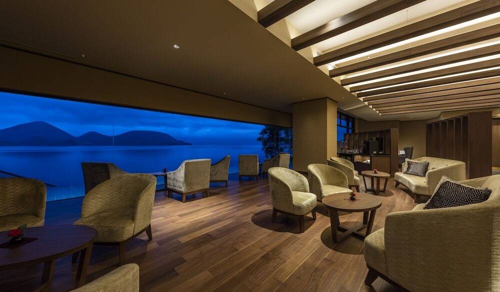 ライブラリーラウンジ① / 1