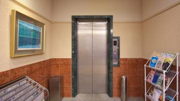 エレベーター / 1