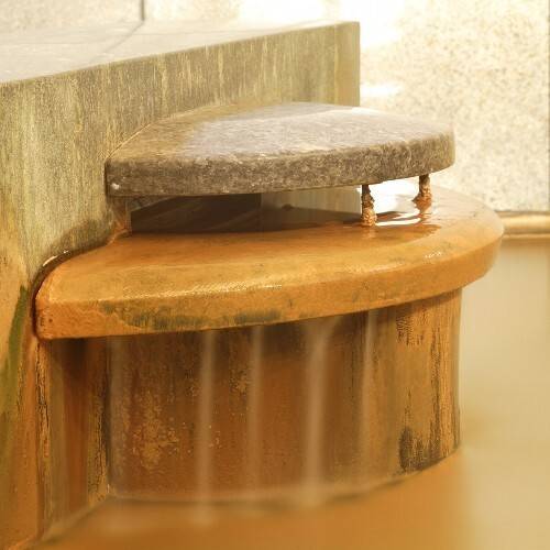 「黄金の湯」で
体を目覚めさせる朝 / 2