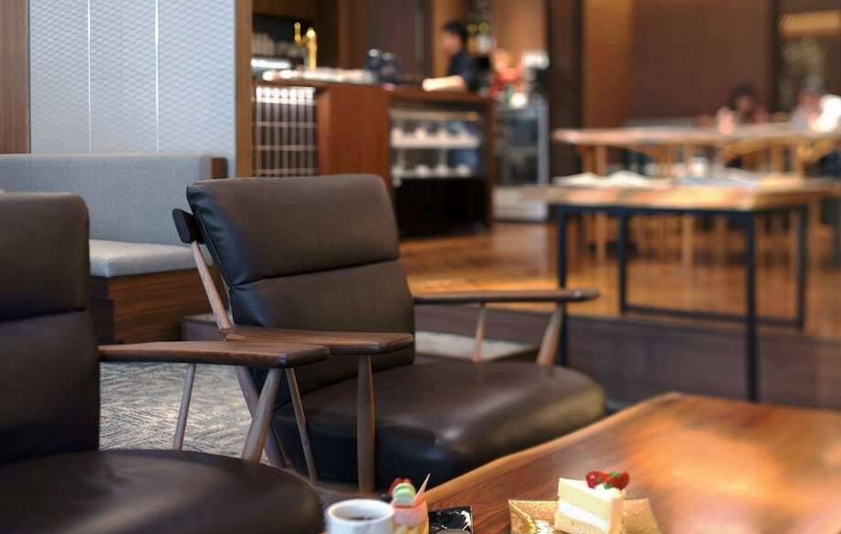 老舗珈琲店の味わいを
併設カフェで堪能 / 1