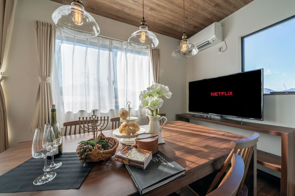 客室内のダイニングエリア