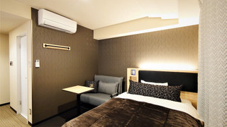 プレミアム シングルルーム (ソファ付) ダブルベッド 1 台 喫煙可