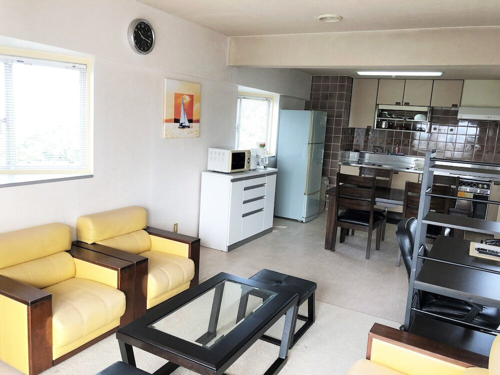 客室内のダイニングエリア