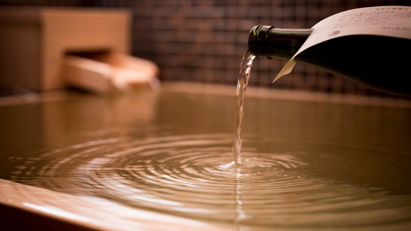 お部屋の日本酒風呂でお肌つるすべ♡3959766