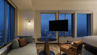 デラックス ルーム キングベッド 1 台 マウンテンビュー コーナー