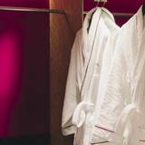 アメニティやウェアも
上品なオリジナル♡ / 4