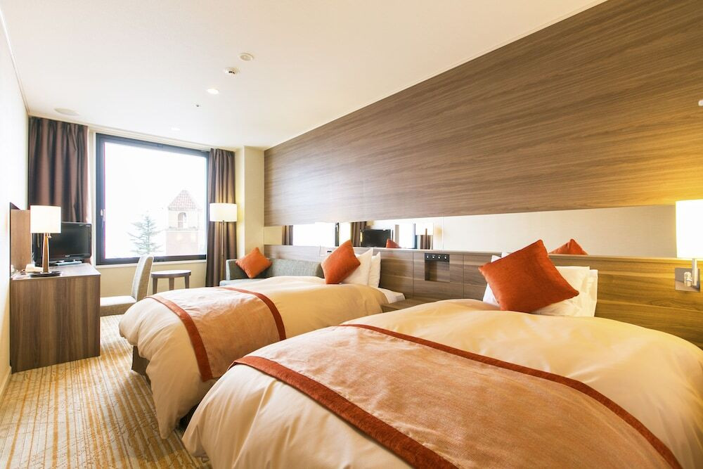 具だくさんサラダでヘルシーな朝食を!フルーツパフェも堪能3946517