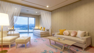 スイートルーム 禁煙　(2食付き ブッフェ夕食)