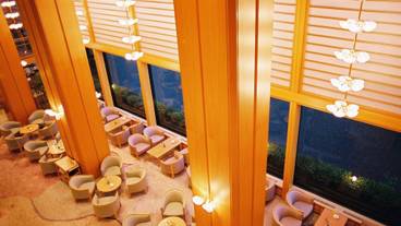 ロビーラウンジ「すみれ」② / 2