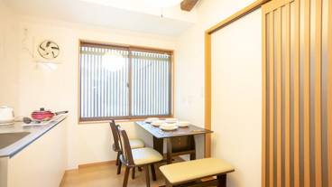 客室内のダイニングエリア / 9