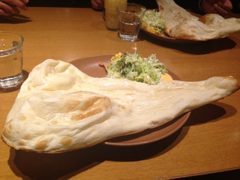 「トムボーイ 106 モアイカフェ 渋谷道玄坂店」料理 654693 食べ放題のナン