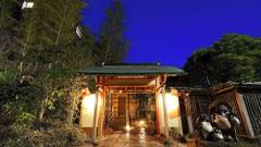 湖上に浮かぶ絶景の宿 はわい温泉 千年亭