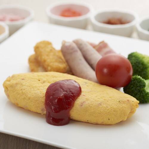定番から地元名物まで
味わえる朝食ブッフェ / 2
