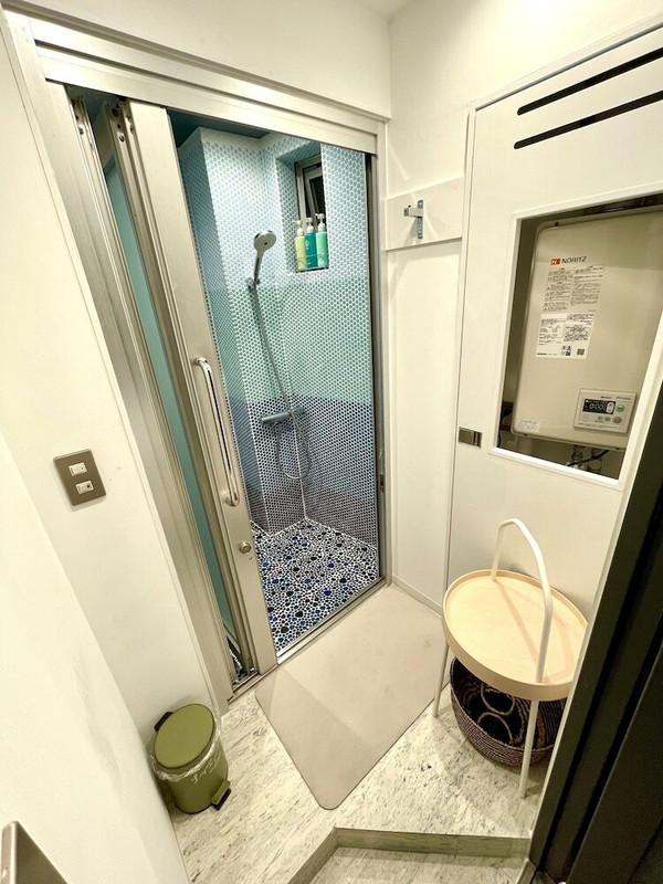 バスルームのシャワー