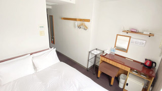 セミダブルルーム 禁煙 3日に1回清掃