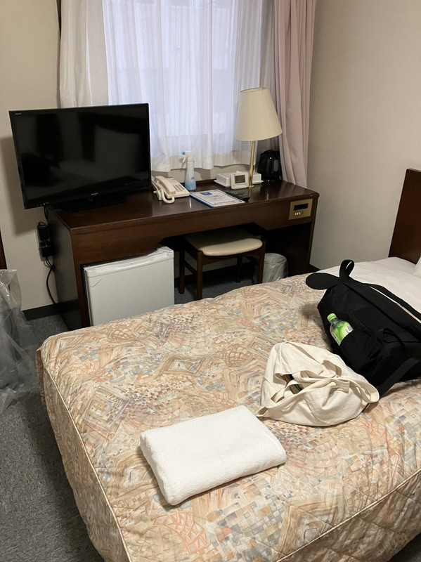 普通のビジネスホテル。かなり古め。