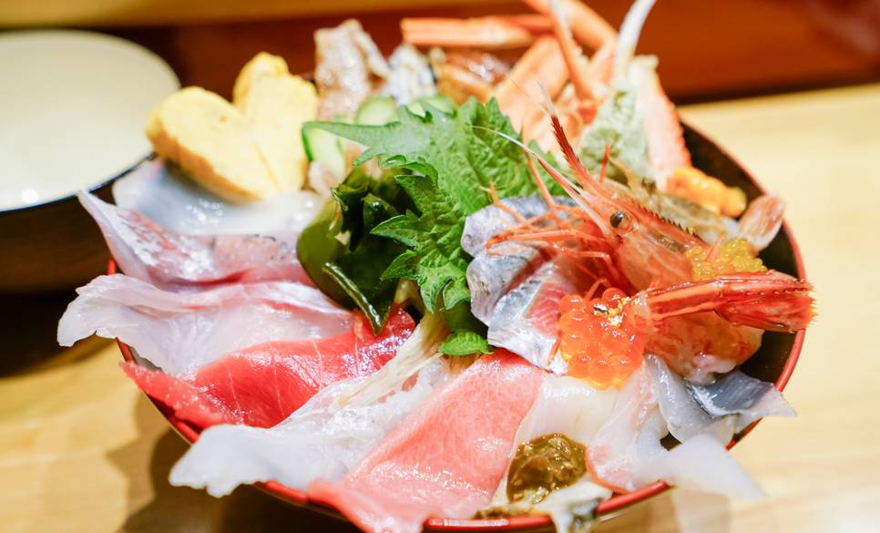 「いきいき亭 近江町店」海鮮丼 / 3