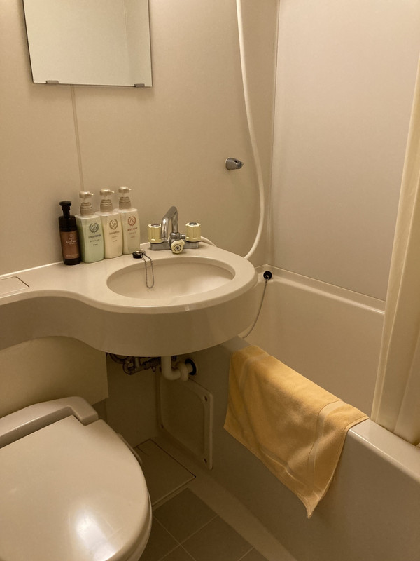 少しバスは狭い感じがする