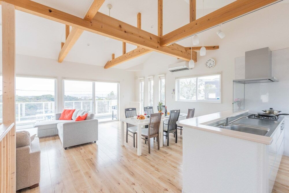 客室内のダイニングエリア