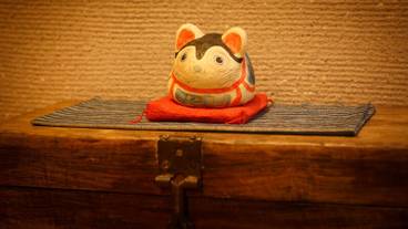 Cat figurine / 12