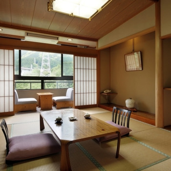 静寂とまごころの宿 七重八重4063307