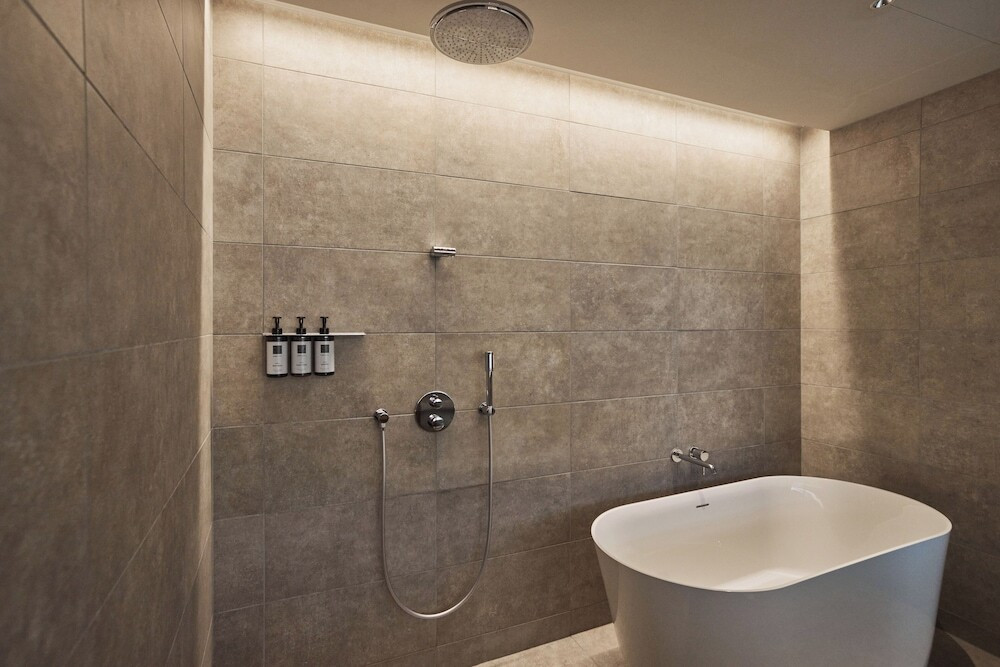 パークビュースイート + バルコニー バスルーム