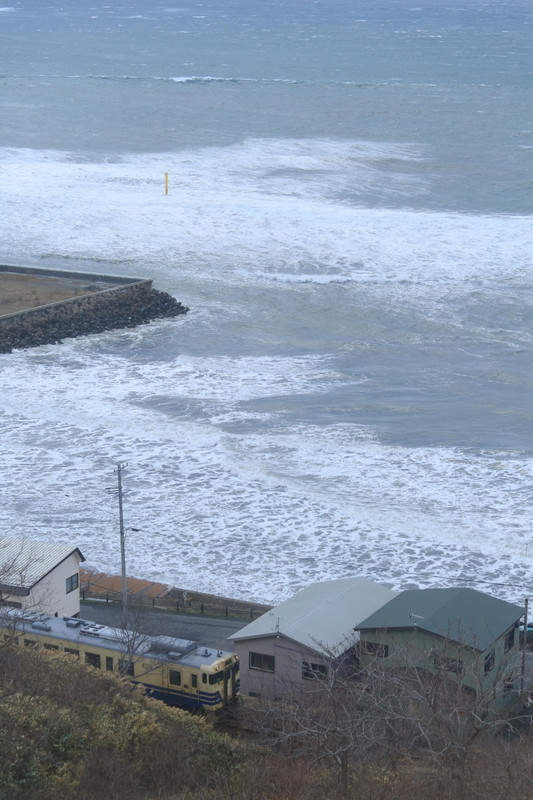 7階の部屋から、ちょっとだけ見える五能線の様子（１）