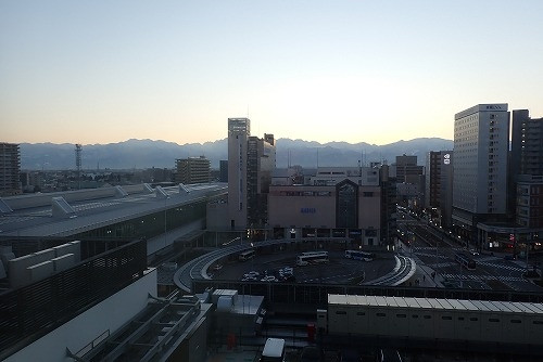 部屋の窓から見える景色