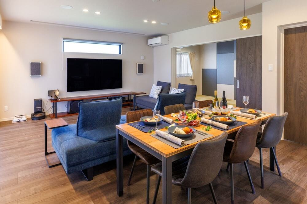 客室内のダイニングエリア