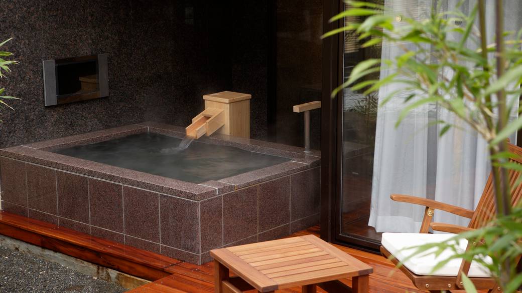 静寂の中で五感を癒す
羽を伸ばせるお部屋 / 4