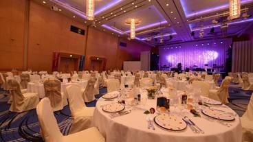 屋内結婚式場 / 30