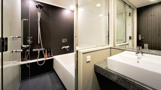 ツインルーム セミダブルサイズベッド 2 台 喫煙可 (26平米)