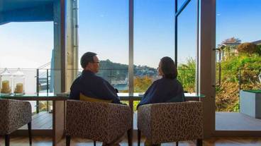 ロビーラウンジ / 3