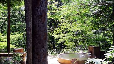 月の下に眠る 青い月 露天風呂 / 5