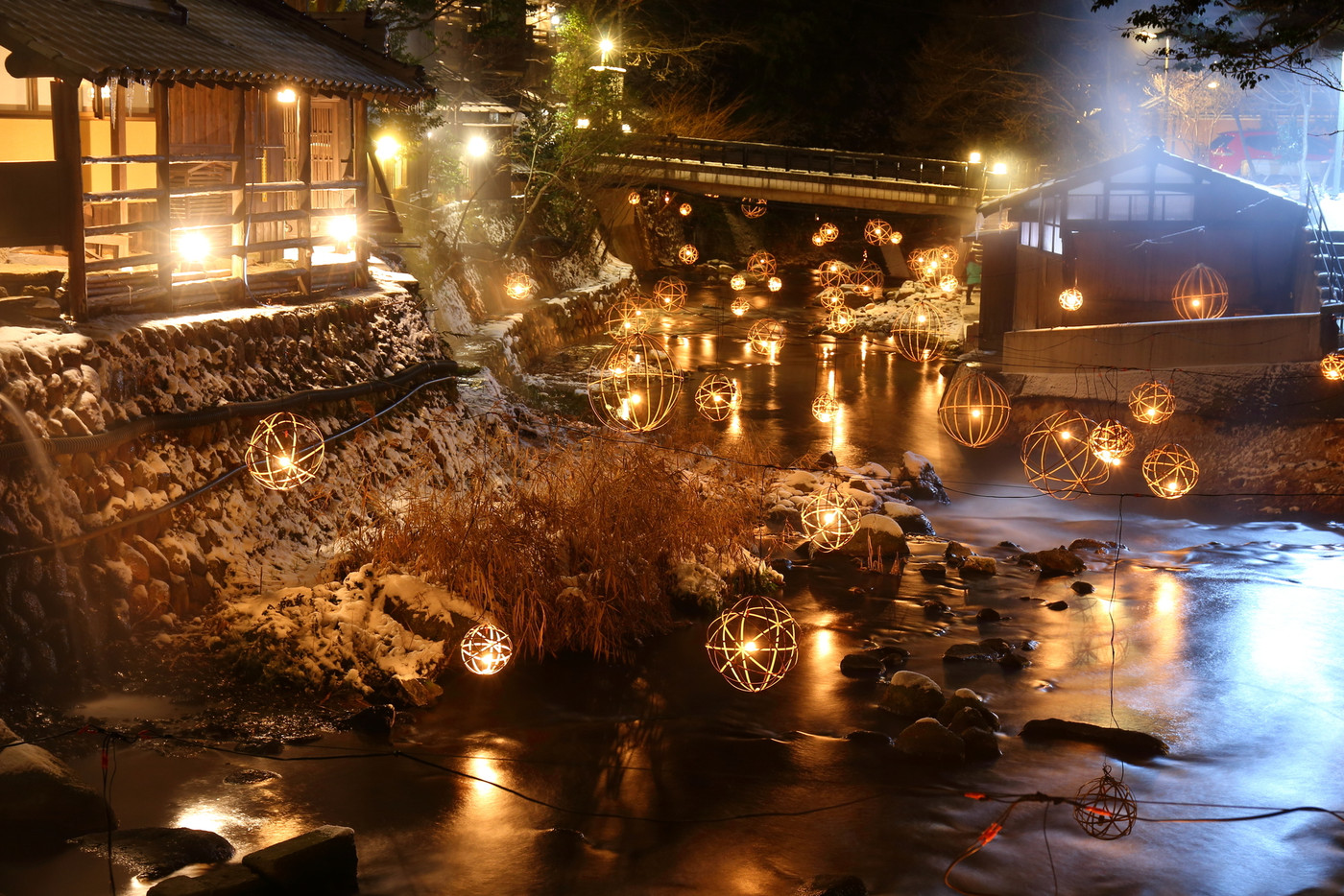 熊本県南小国町、黒川温泉の湯あかり【1月冬雪】