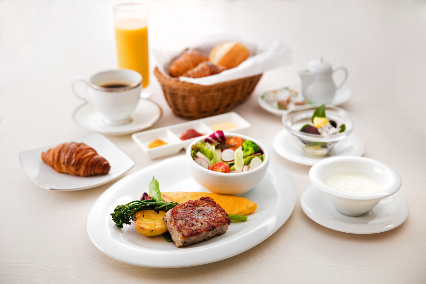 森の眺望を楽しみながら優雅に朝食を♡3946526