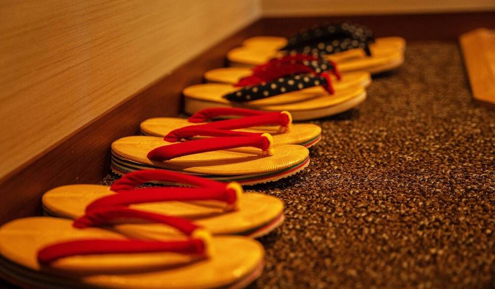 全室渓谷側の眺望
温泉展望風呂付きも / 5