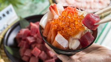 自分で作るオリジナル海鮮丼 / 3