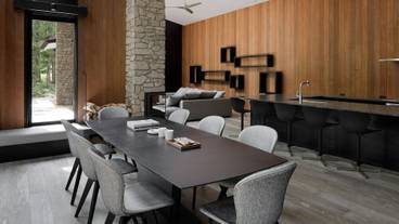 客室内のダイニングエリア / 7