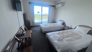 ツインベッドルーム 4階 エレベーターなし 海側 禁煙