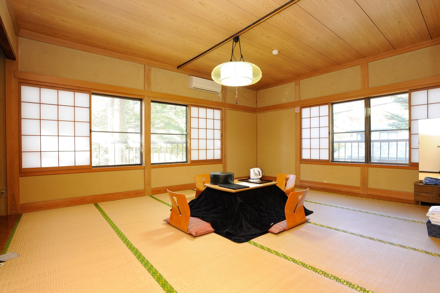 和室を広々使って♪グループで心地よく過ごせる旅館3745946