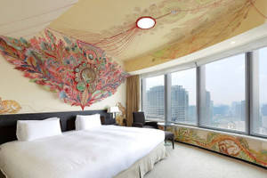 「縁」を表現した華やかな客室